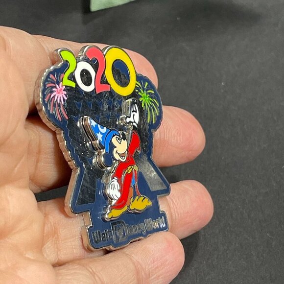 Disney Sorcerer Trading Pin Mickey Mouse Epcot 2020 Badge Lapel Pin Brooch Gift - Picture 10 of 12